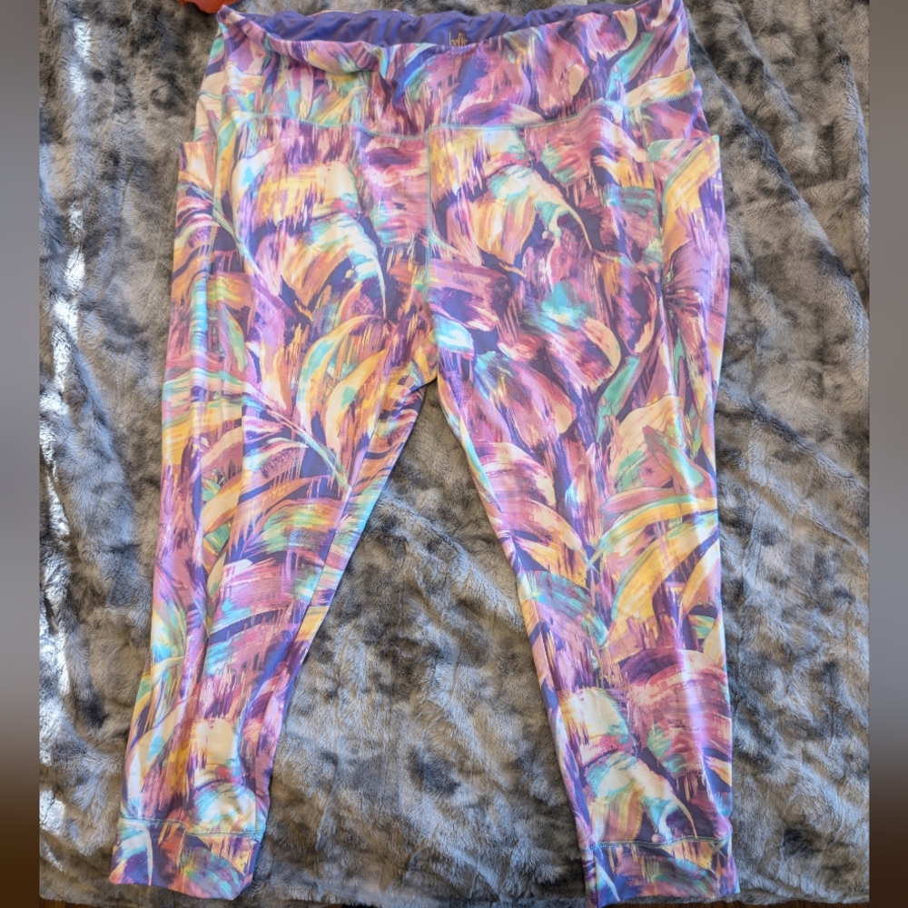 Plus Size Floral Athletic Leggings